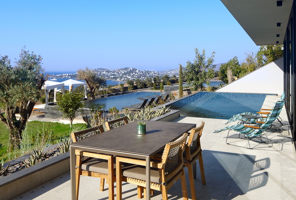 G Beyond Residences & Villas 40/50