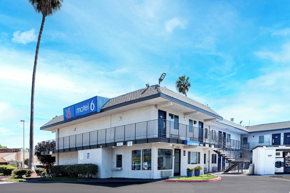 Motel6 Pleasanton, CA 9/63