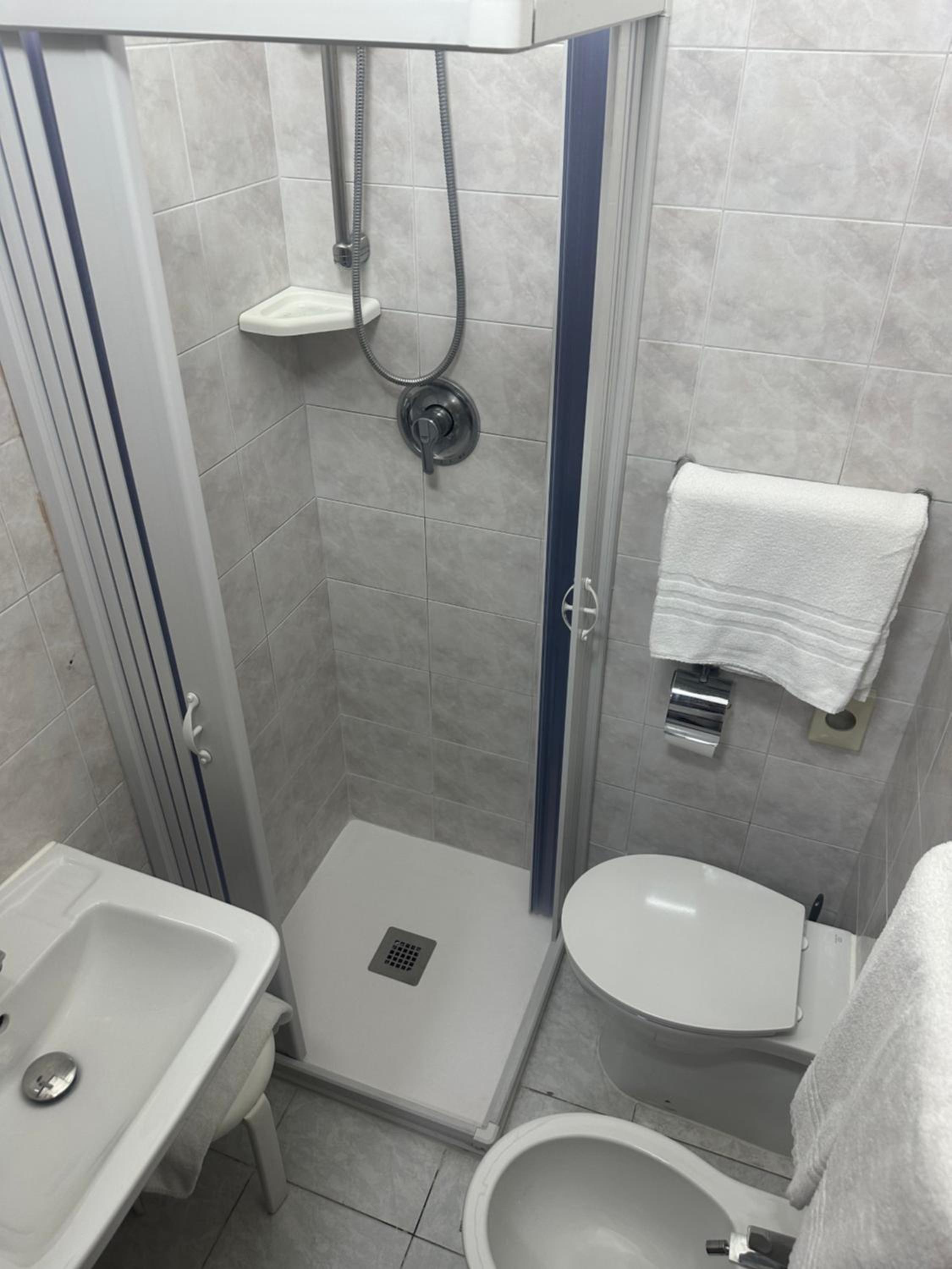 غرفة ثلاثية بسرير كوين وسرير فردي، Hotel La Caravella 6/8