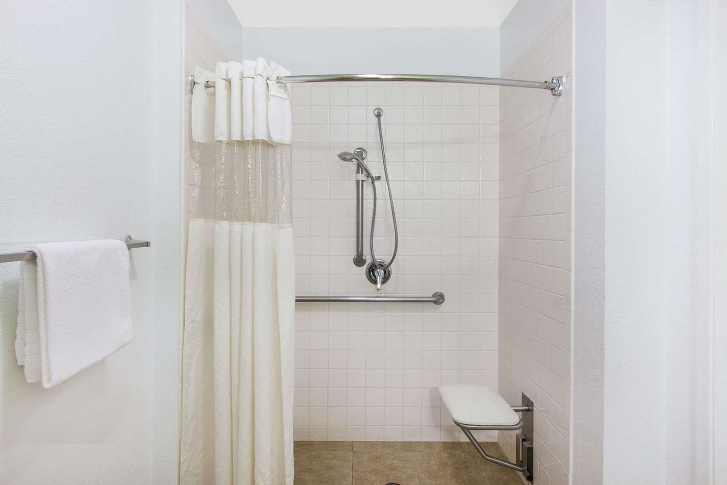Days Inn by Wyndham San Jose Airport 17/17
