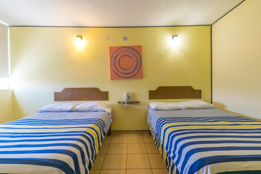 Hotel Mateos 1215 15/42