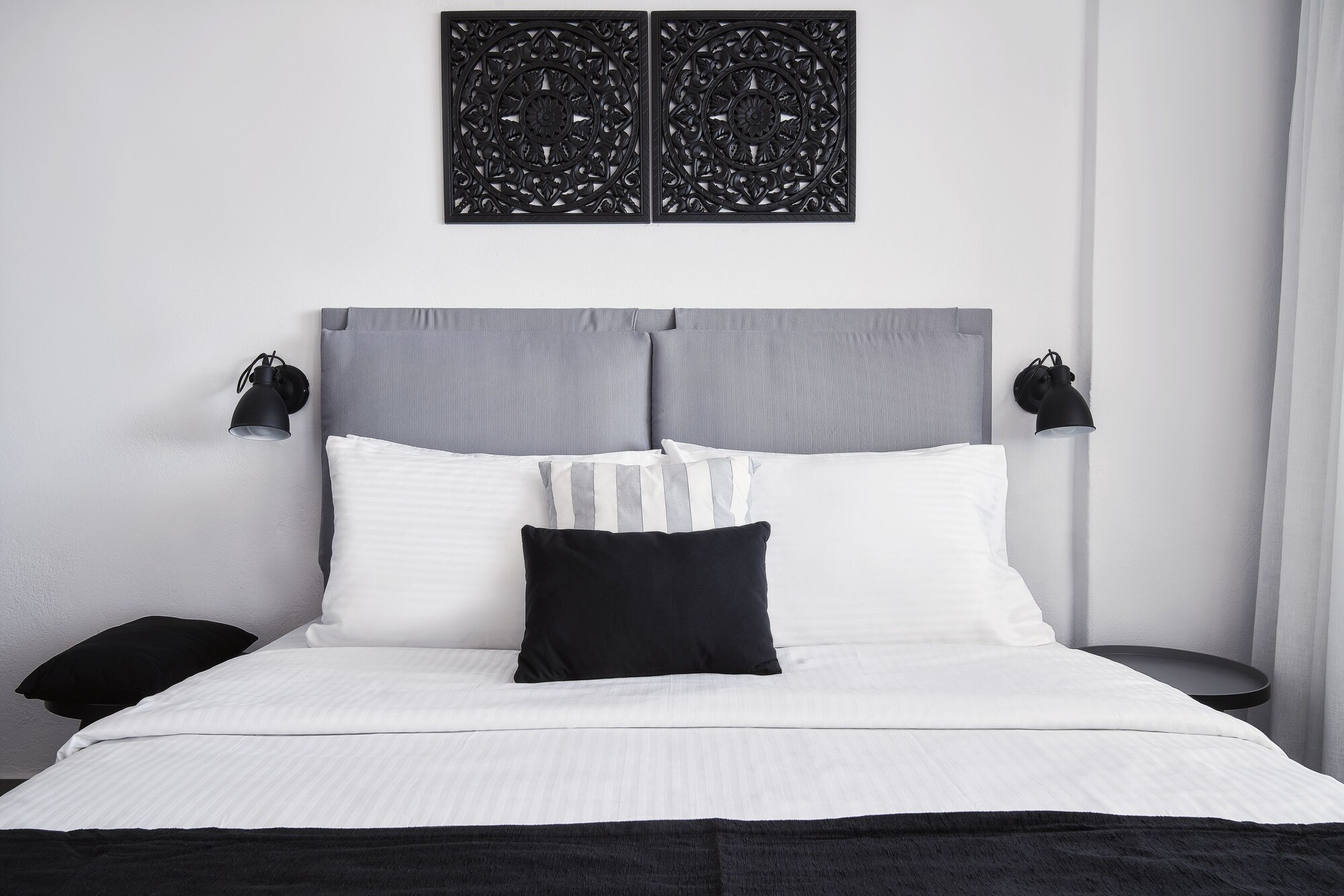 2 Bedrooms, Suite, Queen and Twin Beds, Caldera View, Sofa, Jetted Tub 2/5