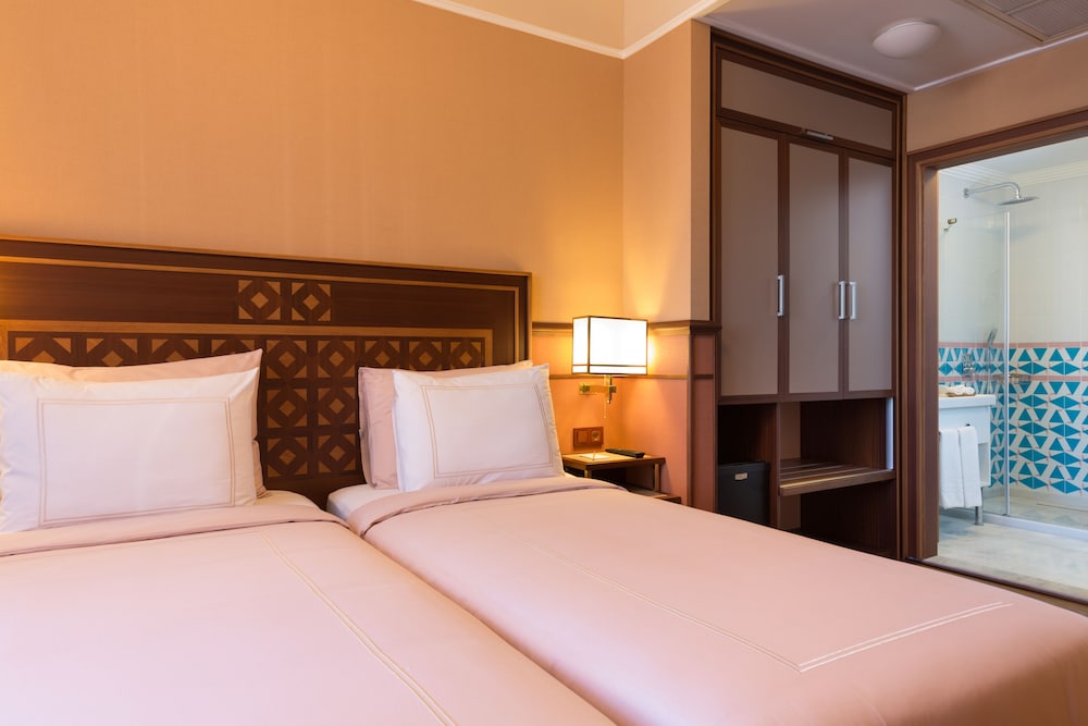 LALAHAN HOTEL 15/61