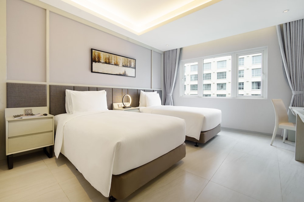 M City Hotel Saigon 12/49