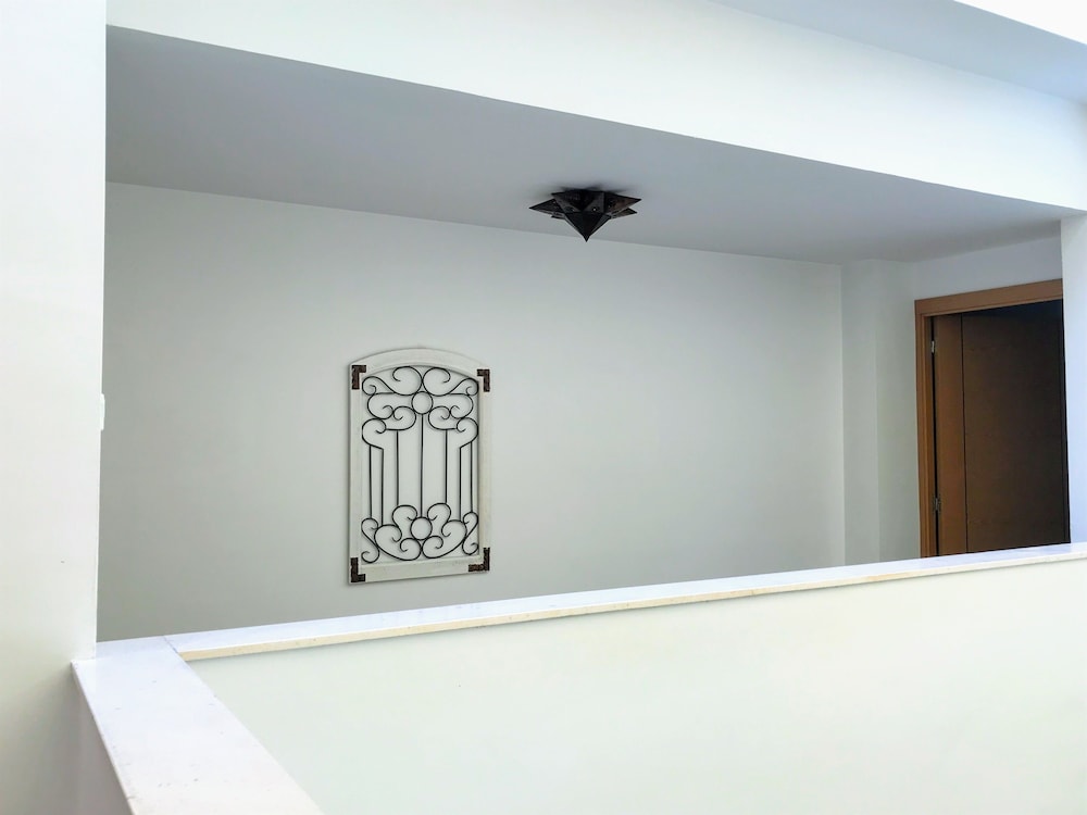 Triana Luxury Home 29/48