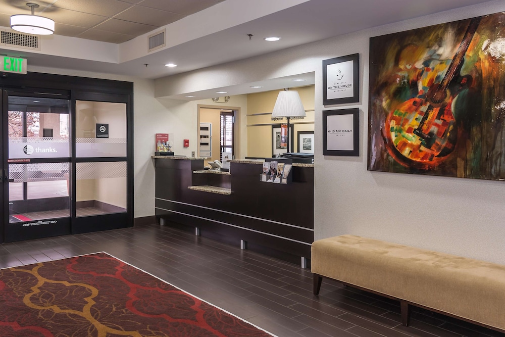 Hampton Inn Dickson 7/33