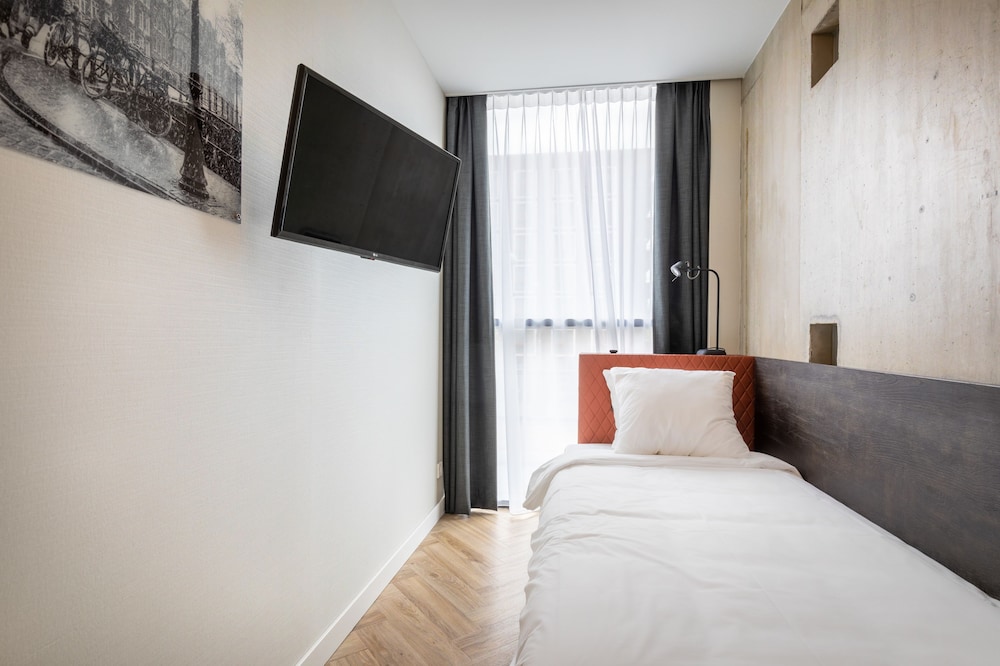 Hotel New Kit 24/59
