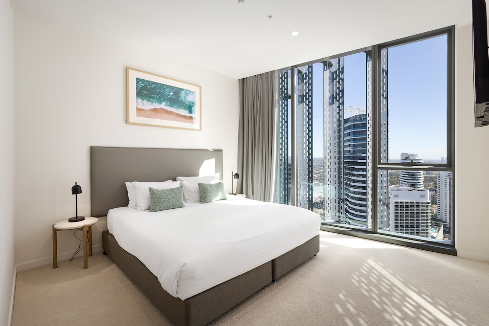 ULTIQA Signature at Broadbeach 17/50