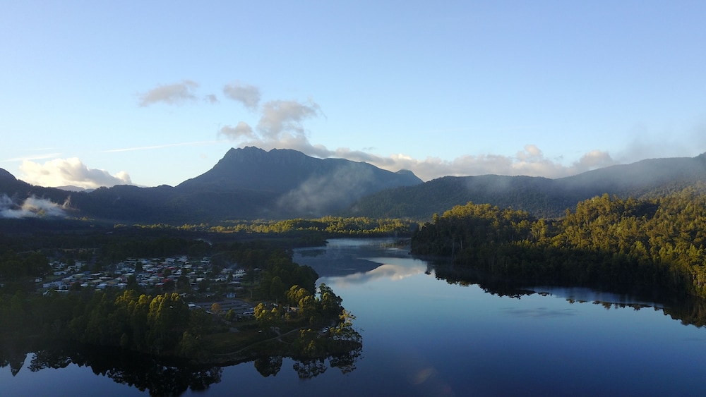 Tullah Lakeside Lodge 27/64