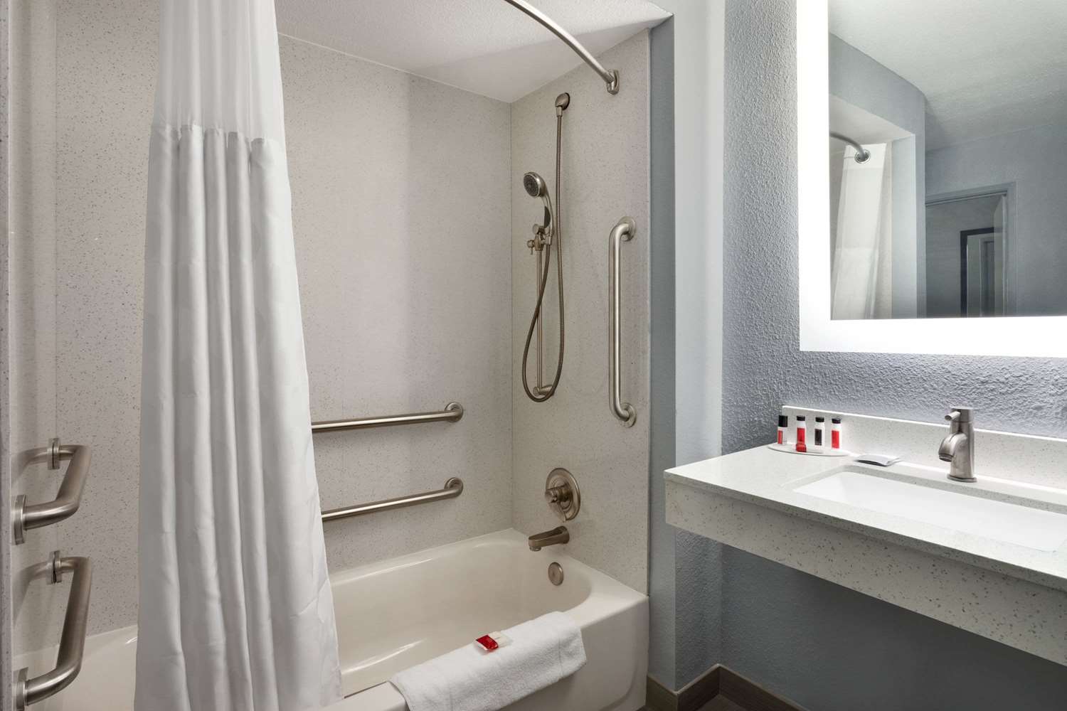 Quality Inn Shawnee North I-40 12/12