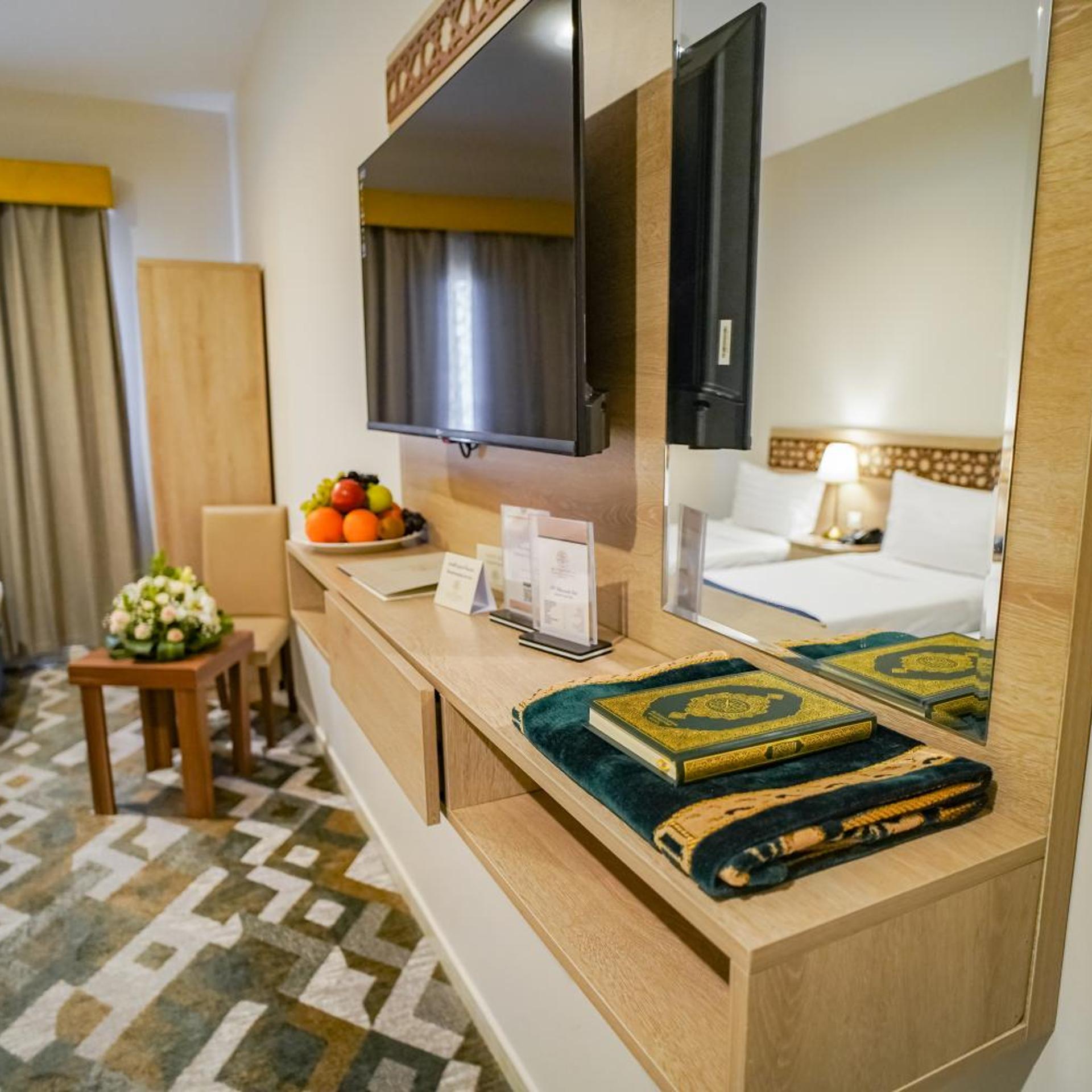 ROOM, TRIPLE