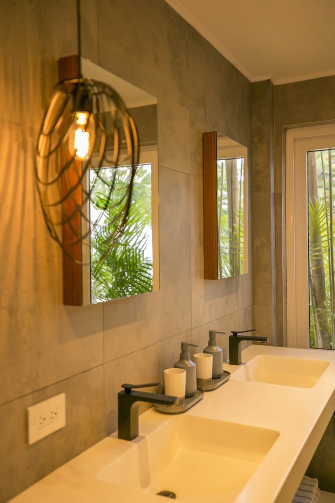 Boca Catalina Modern Villa 18/50