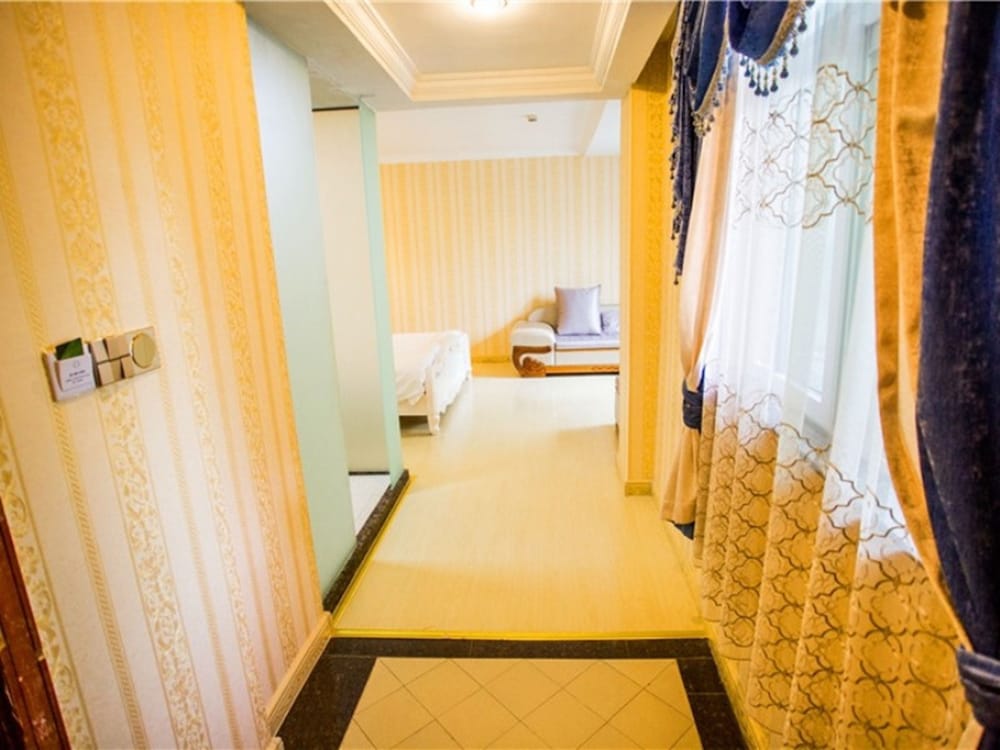 GreenTree Inn Huaian Huaihai West Road Business Hotel 12/18