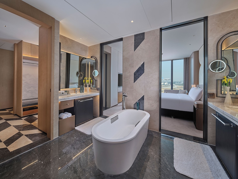 Hilton Guangzhou Baiyun Airport 48/50