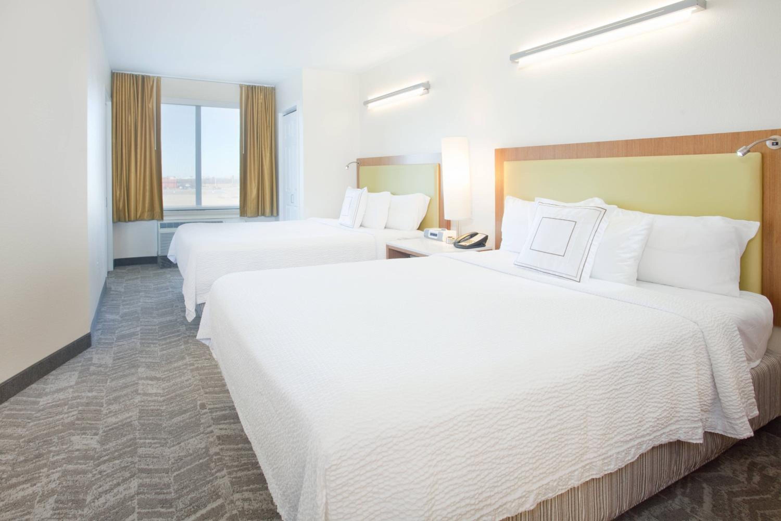 Suite, Queen Bed, Sofa