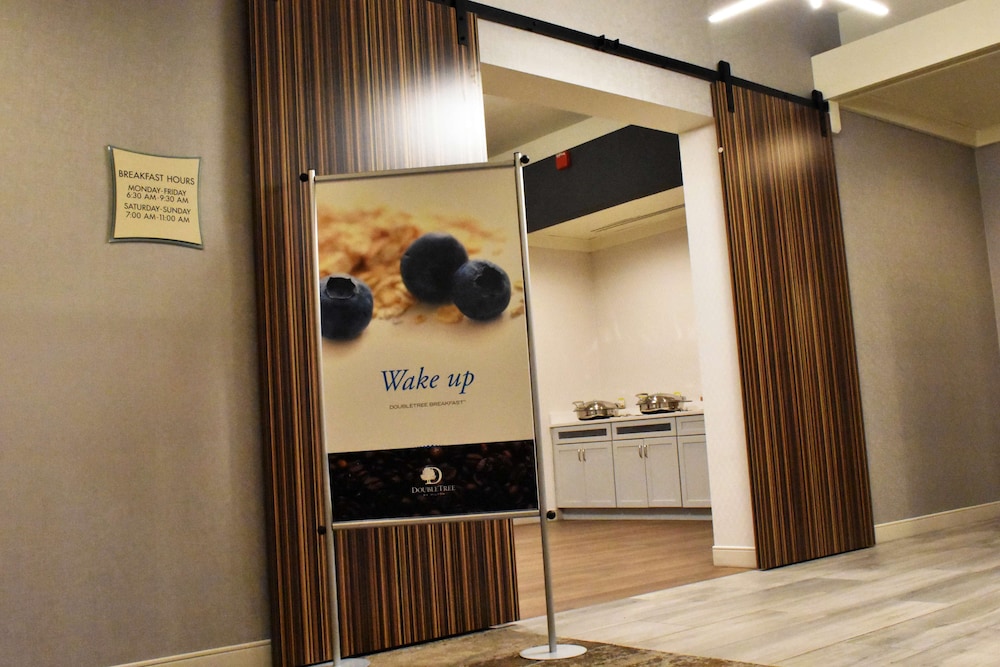 Doubletree By Hilton Helena Downtown 12/55