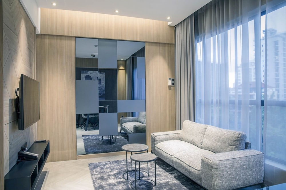 One Residence Hotel & Apartment 30/49