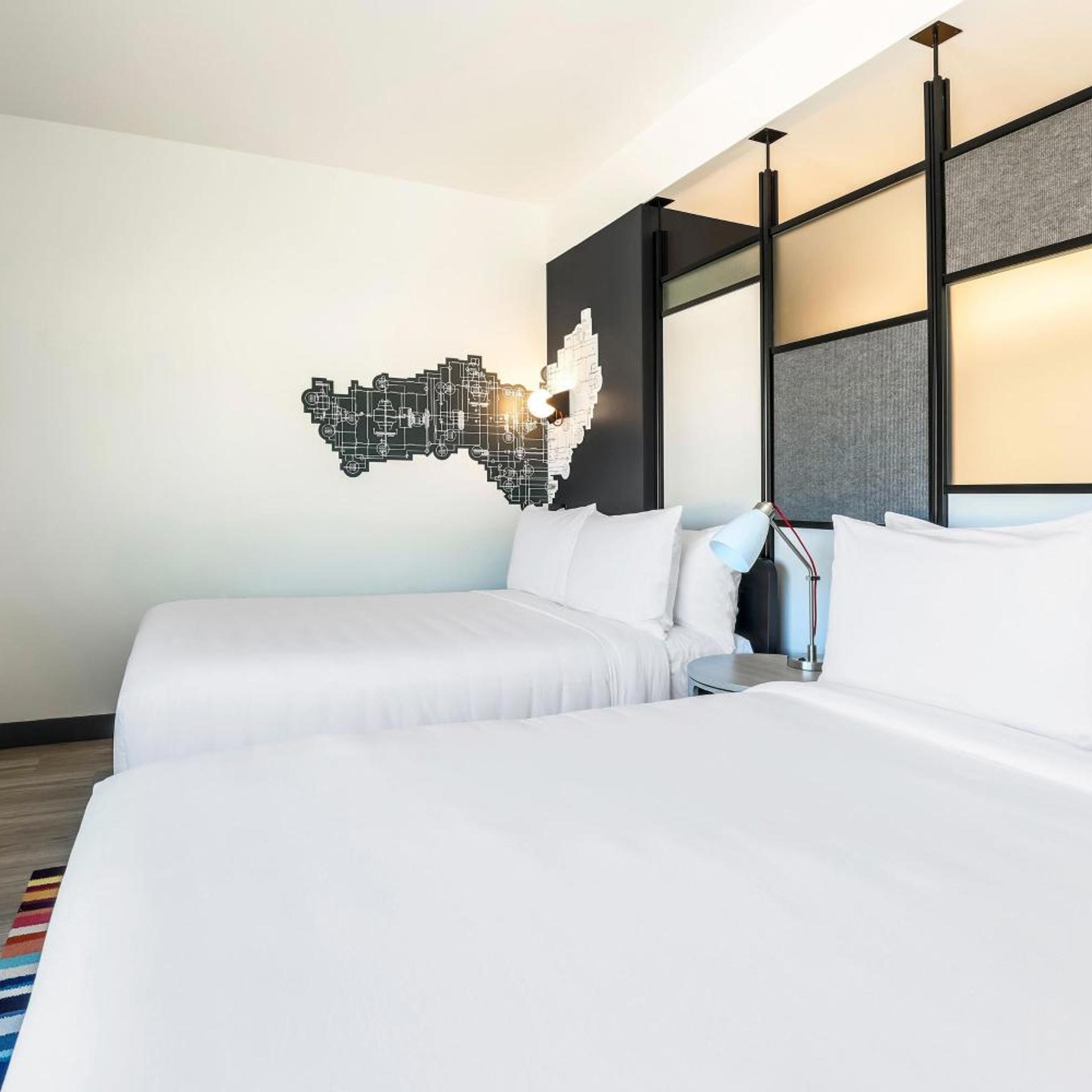 Aloft, Superior, 2 Queen Beds, Corner