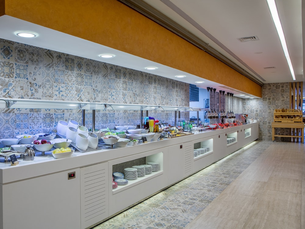Holiday Inn Antalya - Lara 62/78