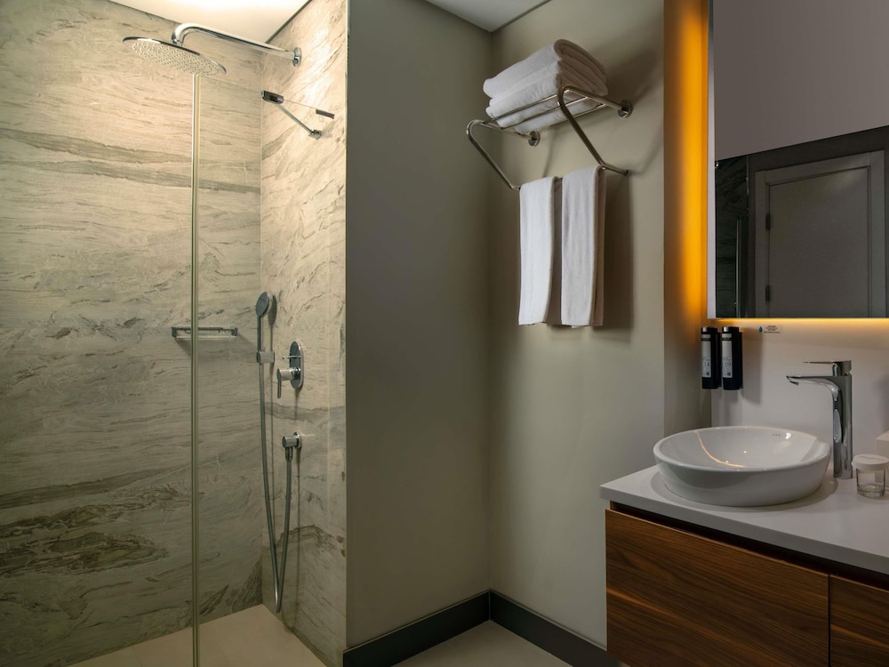 3 BEDROOMS, DELUXE, APARTMENT, TERRACE