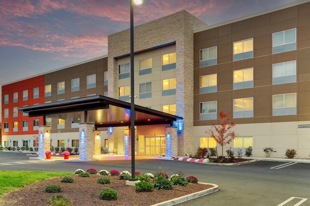 Holiday Inn Express Suites Middletown Goshen 1/71
