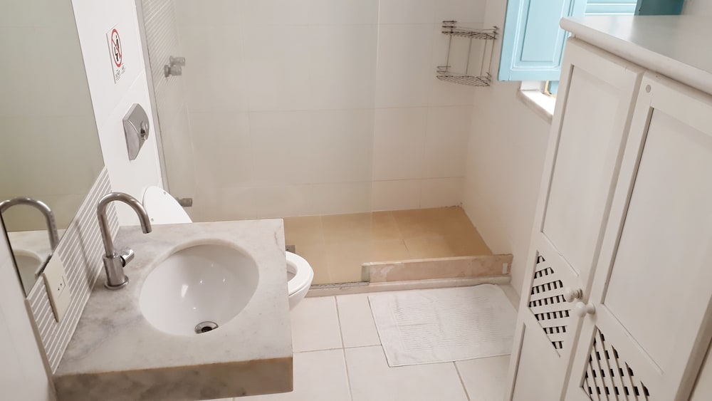 Mango Tree Hostel 50/50