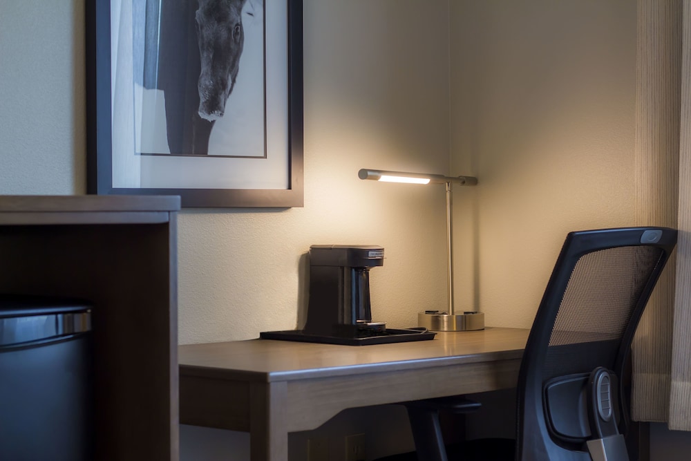 La Quinta Inn & Suites by Wyndham Fairbanks Airport 49/50