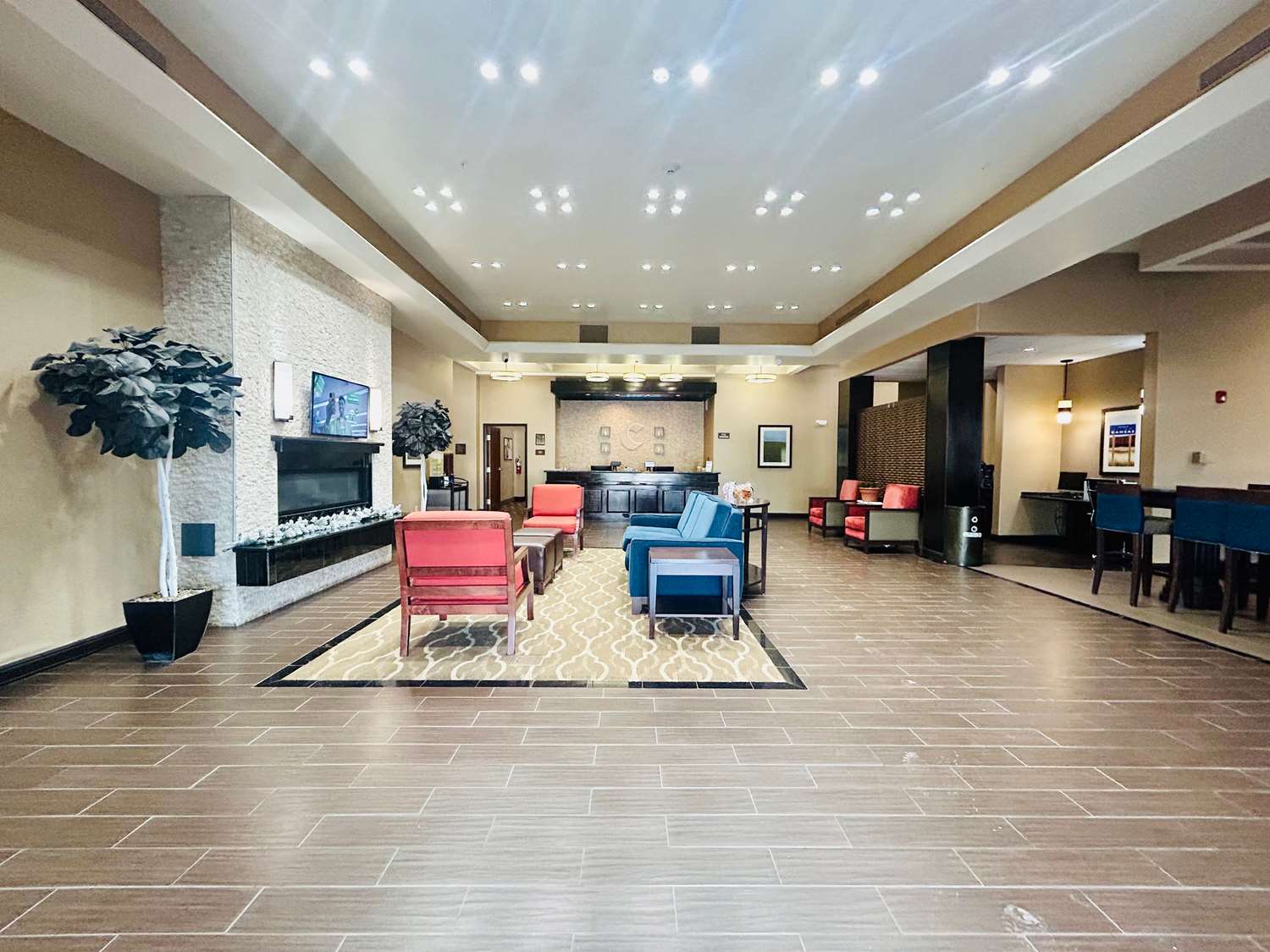 Comfort Inn and Suites Independence 25/40