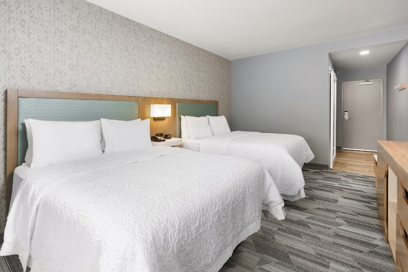 Hampton Inn Suites Bellingham Airport 8/20