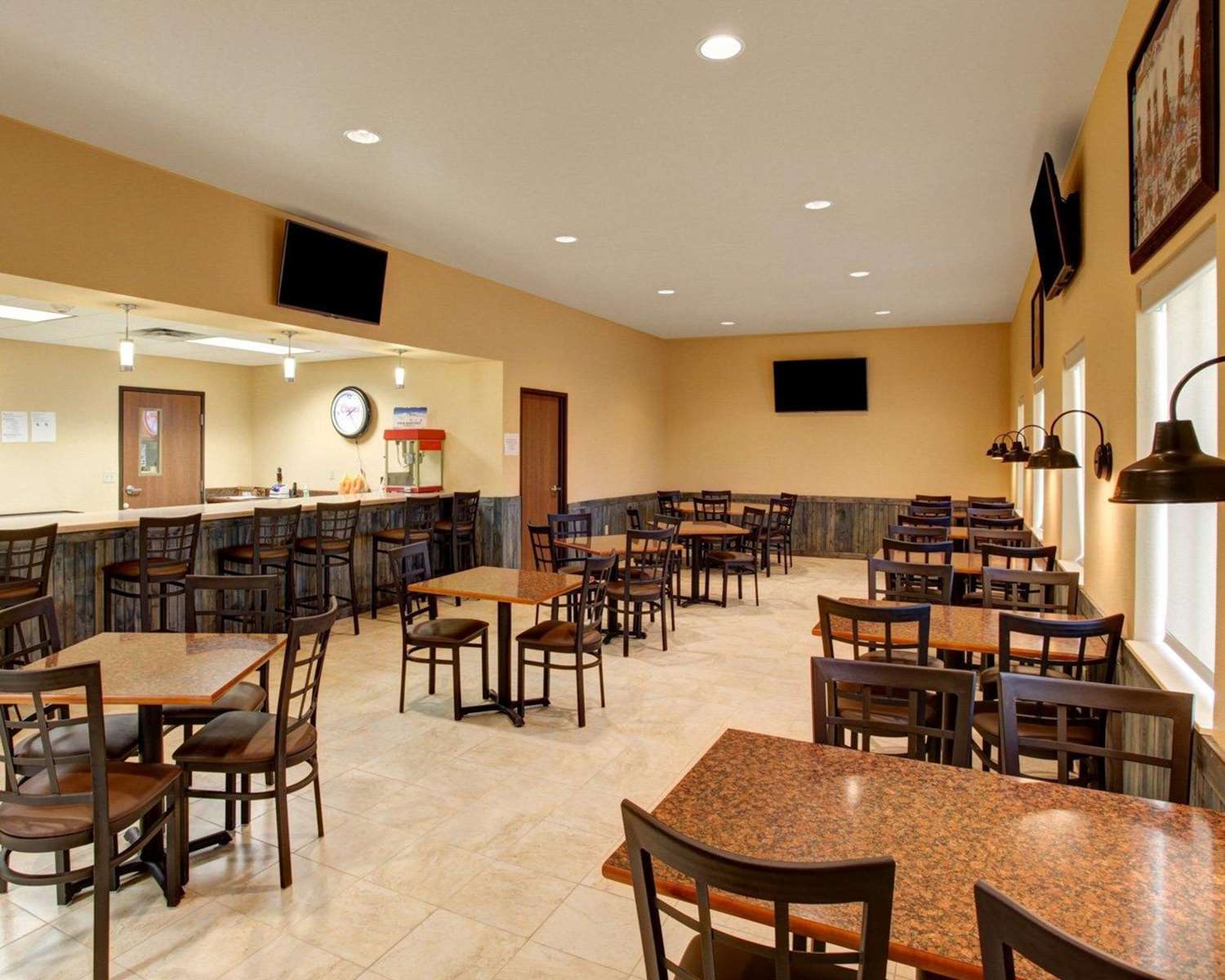 Rodeway Inn & Suites Phillipsburg KS 24/29