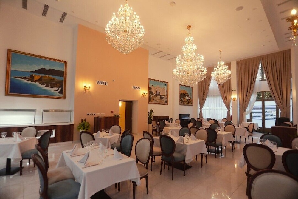 Grand Hotel Oran 22/26