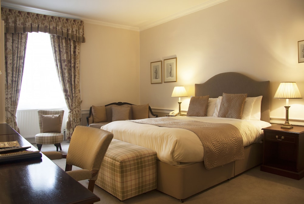 Royal Scots Club Hotel 13/56