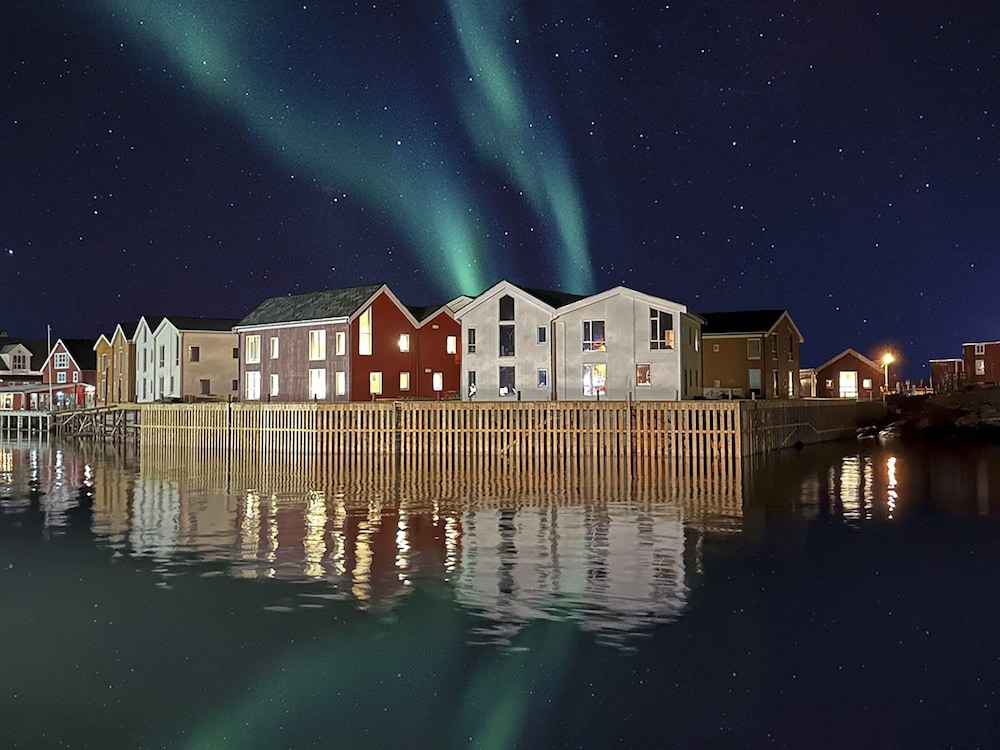 Henningsvaer Bryggehotell by Classic Norway Hotels 45/50