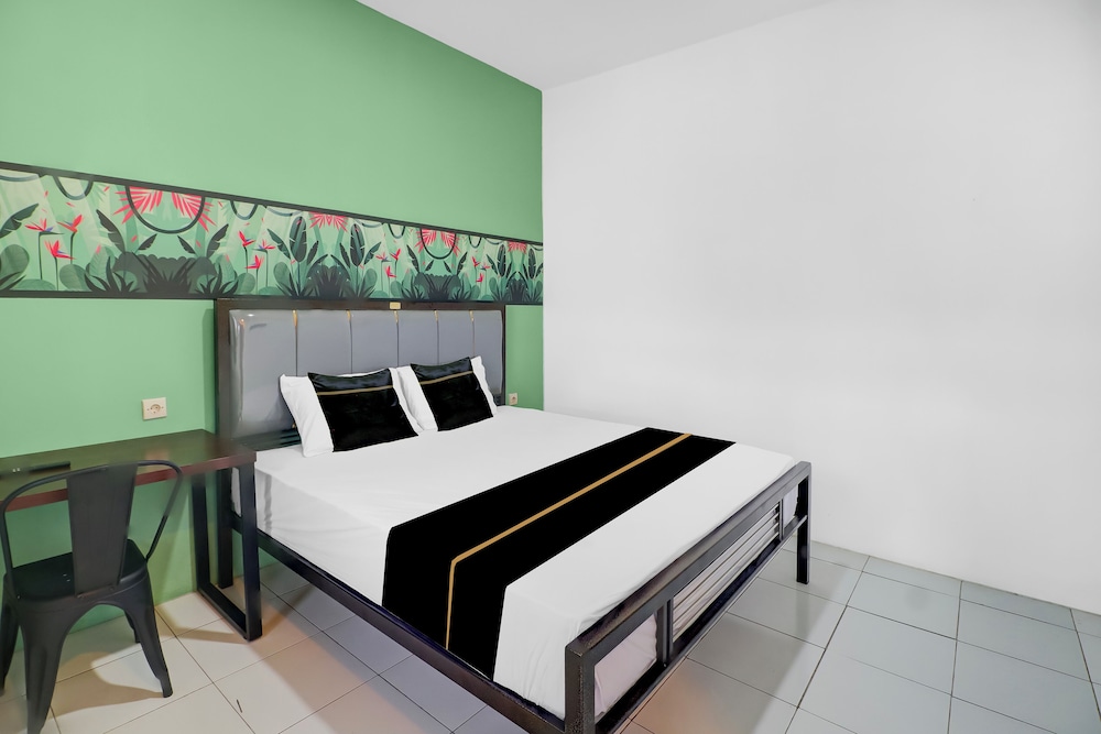 Hotel O near Trans Studio Theme Park (formerly Sunset Cozy Residence) 15/29