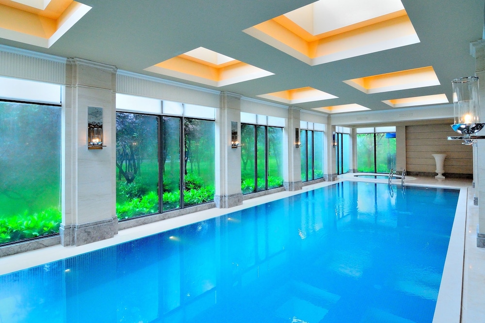 swimming pool spa