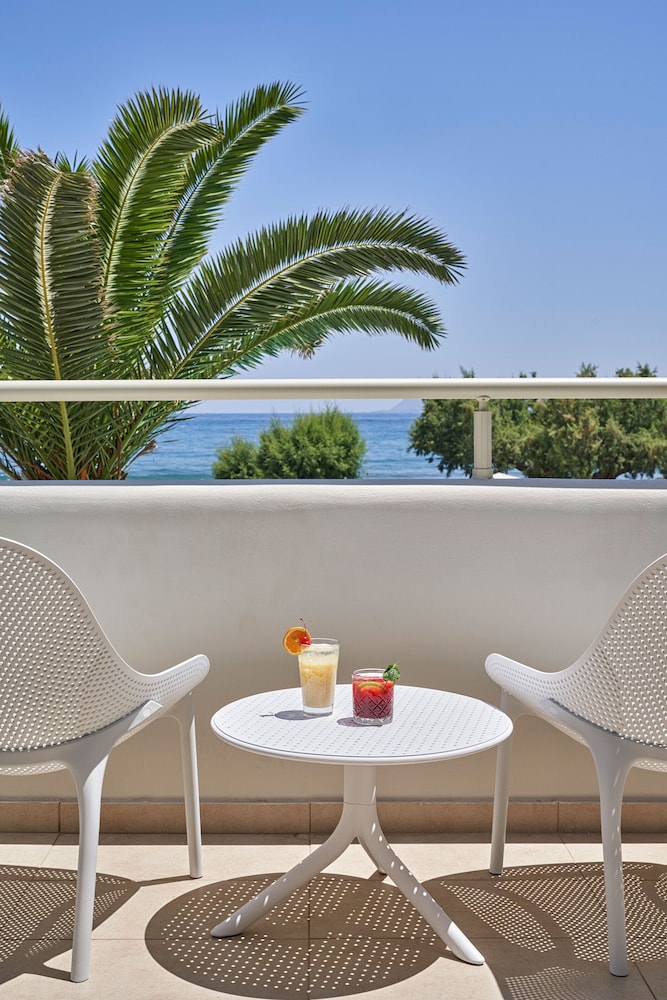 Atlantica Amalthia Beach Hotel 49/65