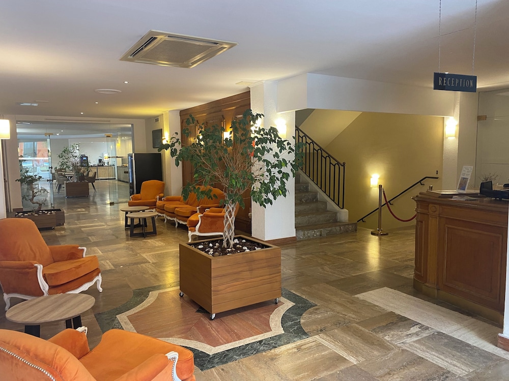 Le Grand Hotel 37/60