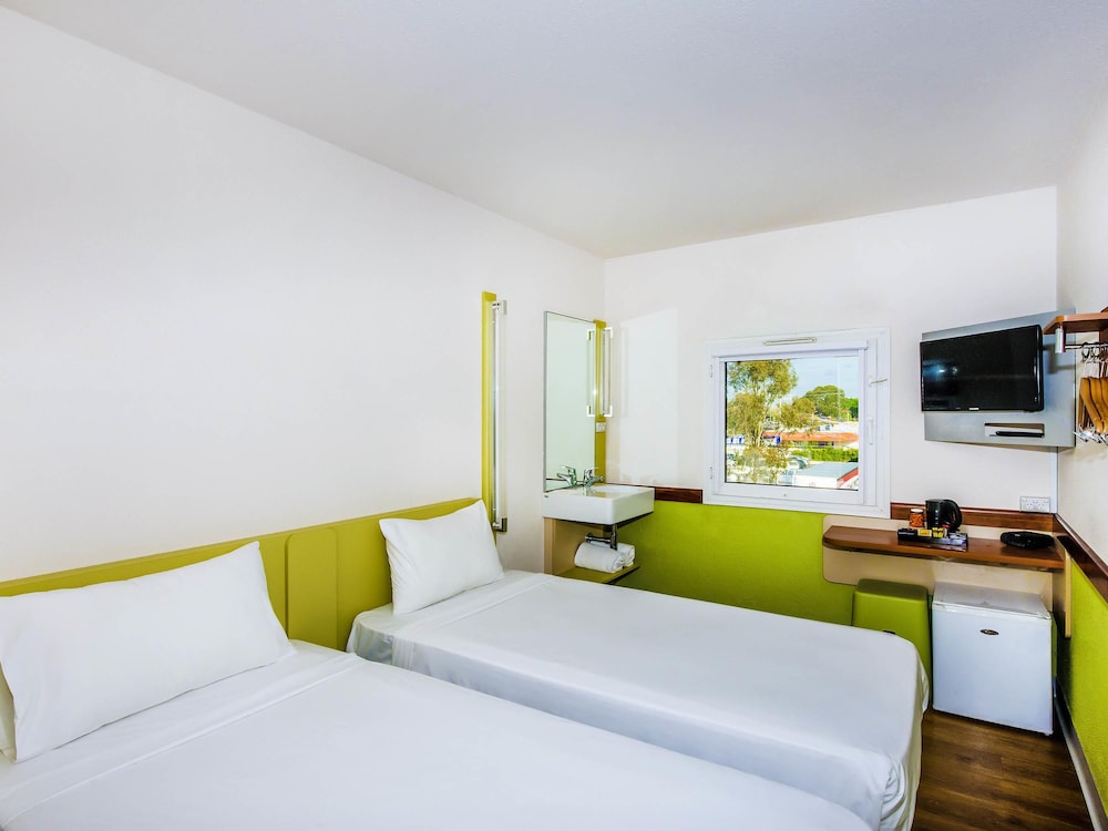 Ibis Budget Dandenong 17/65