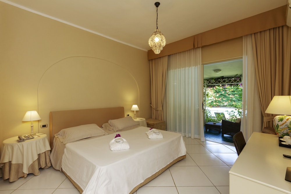 Hotel Simius Playa 5/39