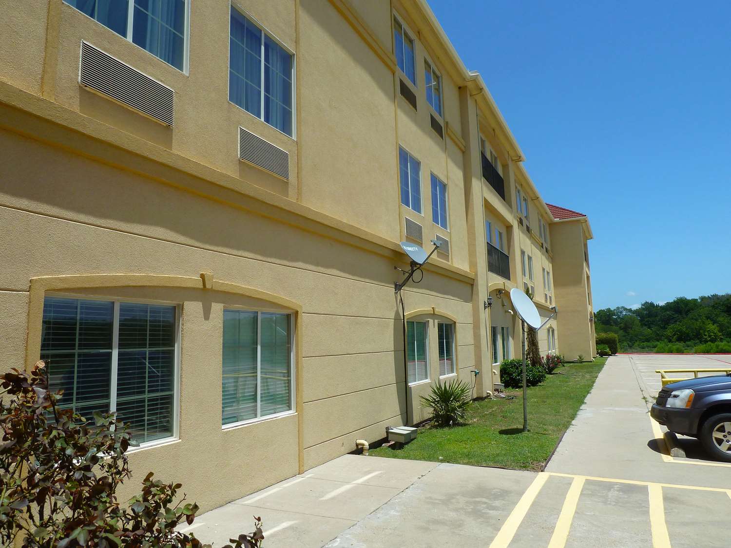 Americas Best Value Inn Suites Gun Barrel City 51/57