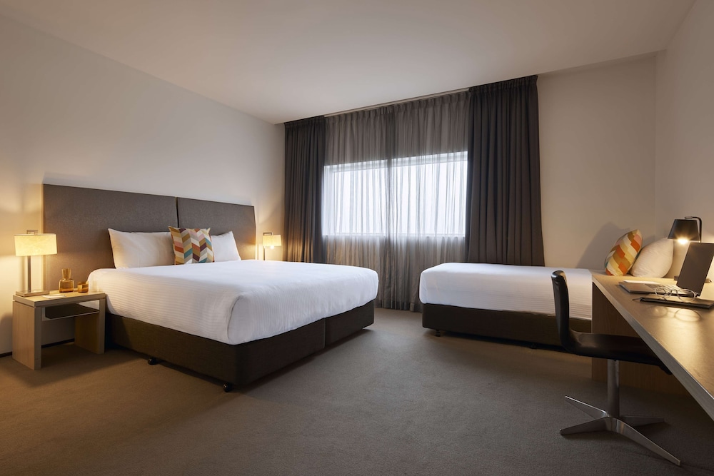 Room, Triple
