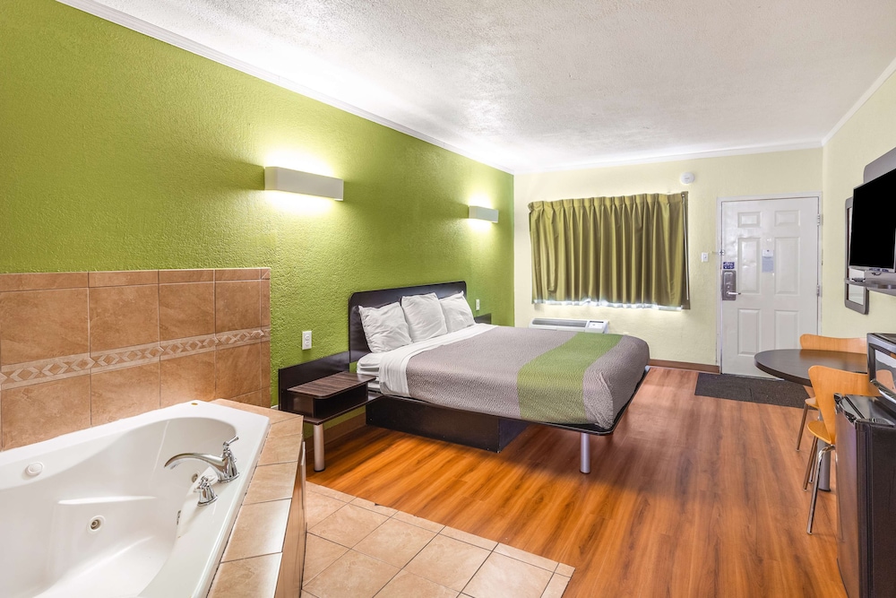 Motel6 Huntington, WV 12/51