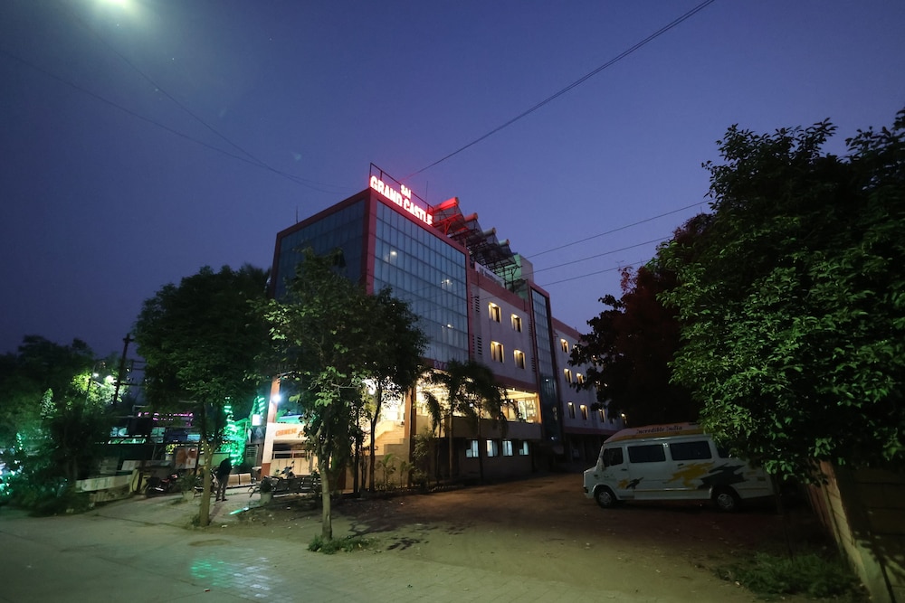 Hotel Sai Grand Castle Inn 4/38