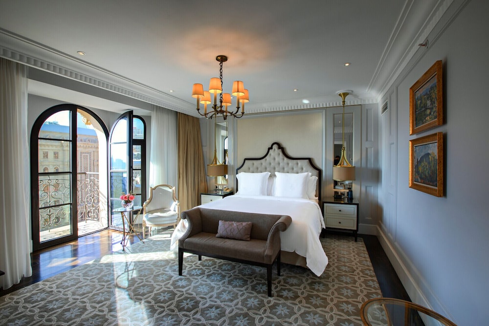 2 BEDROOMS, PANORAMIC, SUITE