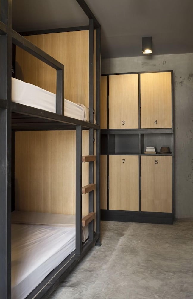 Bed Station Hostel 12/65