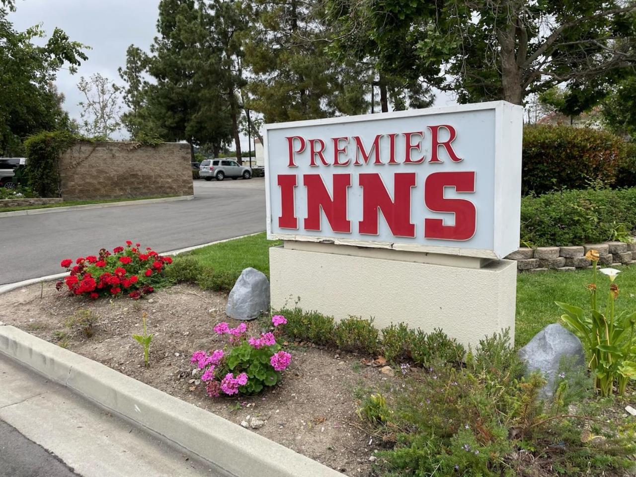 Premier Inns Thousand Oaks 4/32