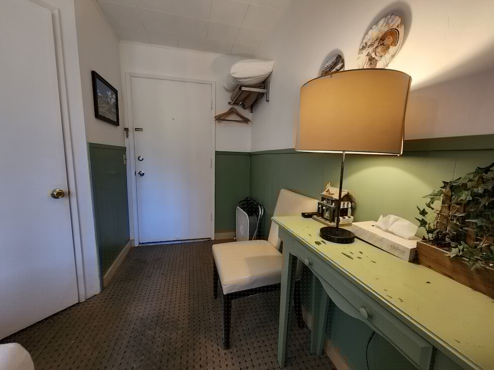 Cinnamon Bear Inn 68/80