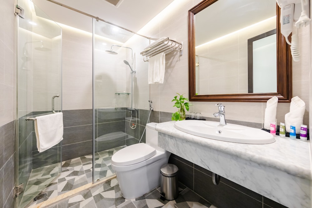 Gloud Hotel 50/50
