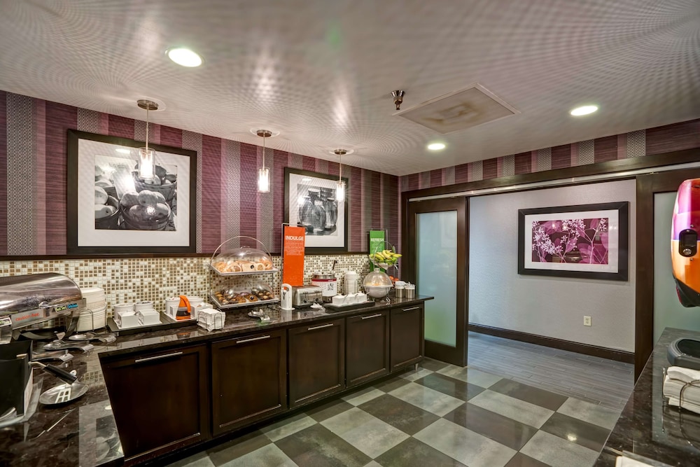 Hampton Inn Knoxville Airport 57/75