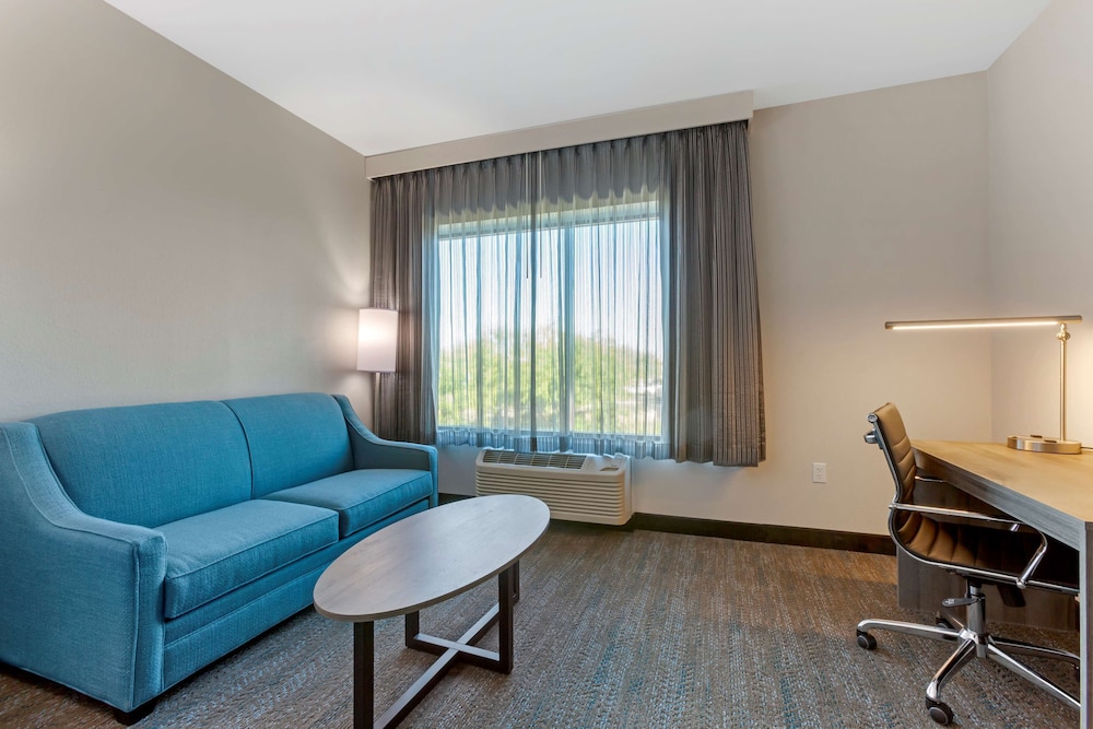 Best Western Plus Executive Residency Phoenix North Happy Valley 39/48